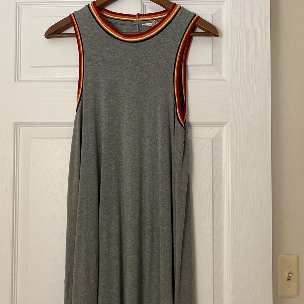 trendy gray flowy dress